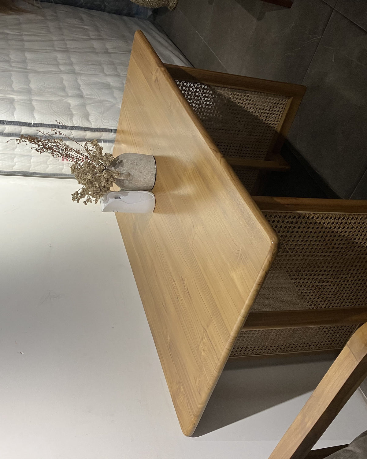 Meja Makan Rumi 140x80x75 Cm
