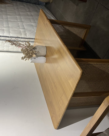 Meja Makan Rumi 140x80x75 Cm